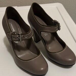 Rockport heels NEW